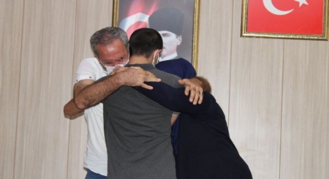 Teslim olan terörist Mardin de ailesiyle buluştu