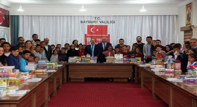10 köy okuluna 3 bin kitap hediye edildi