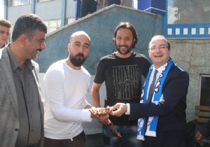 Hacımüftüoğlu ndan Erzurumspor a şampiyonluk ikramı