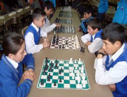 Öğrenciler satrançta yarıştı