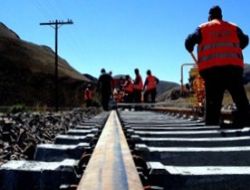 Erzurum-Akyaka tren hattı güncelleştiriliyor