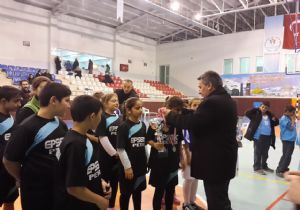 Ortaokullar badmintonda yarıştı