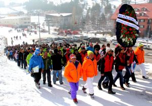 Kayakçılardan alkışlı protesto