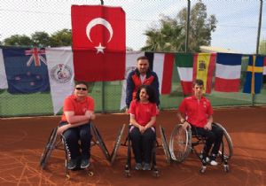 Erzurumlu engelli tenisçiler madalya gururu yaşadı