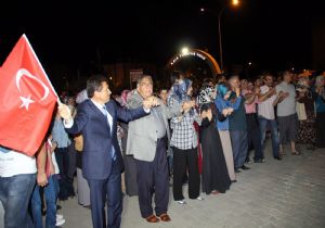 Oltu AK Parti’de halaylı kutlama