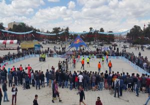 Erzurum sokak futbolu heyecanını yaşadı