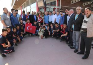 Ertürk, Erzurum’u gururlandırdı