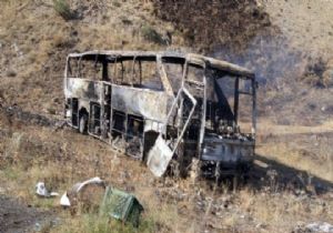 Hainler yolcu otobüsünü yaktı