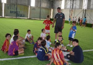 Erzurum’da bin 800 çocuk futbol eğitimi aldı
