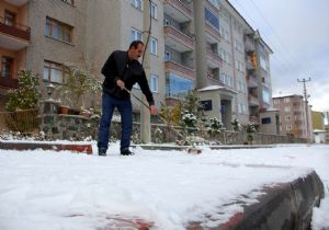 Erzurum’a ilk kar düştü