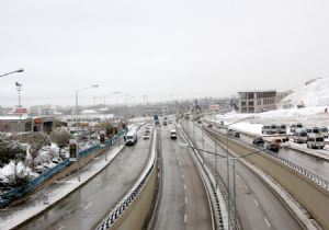 Erzurum güne karla başladı