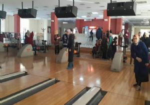 Aktif Eğitim Sen üyeleri Bowling’de Buluştu
