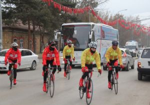 Vefakar bisikletçiler Erzurum yolunda