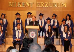 Bakan Akdağ, mezuniyet törenine katıldı