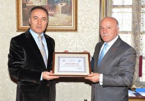 Erzurum’da 37 kurumdan 68 okula destek