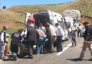 Bingöl yolunda  trafik kazası: 2 yaralı