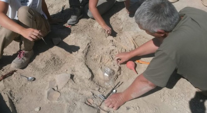 5 bin 700 yıllık çocuk iskeleti bulundu
