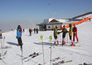 63 kayakçı Palandöken Kupası için yarışıyor