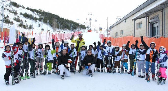 8 Pilot ilkokulda kayak altyapısı oluşturuluyor