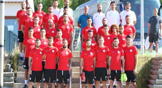 Altyapıdan 12 futbolcu Erzurum kampına katıldı