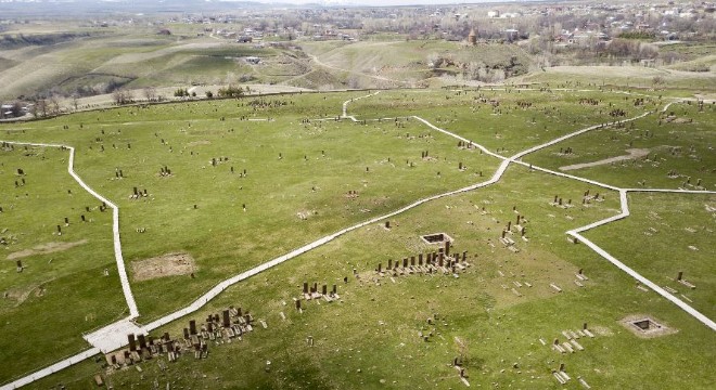 Anadolu Orhun anıtlarında korona sessizliği