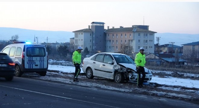 Ardahan yolunda trafik kazası: 4 yaralı