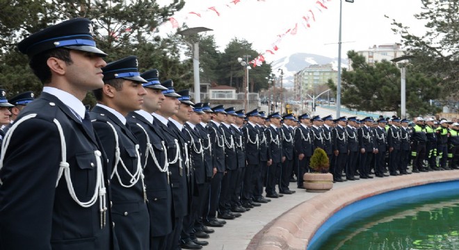 Azizoğlu’ndan Türk Polisi’ne övgü