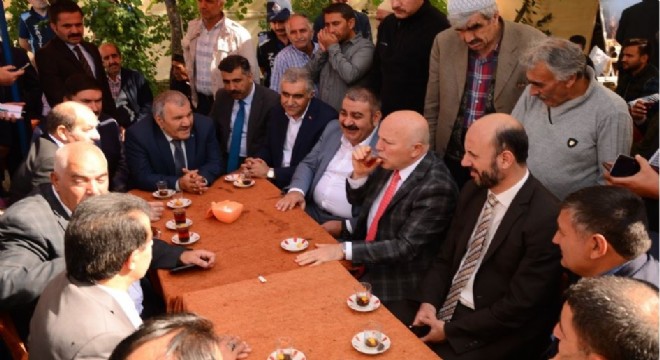 Palandöken Belediye Başkanı Muhammet Sunar, Erzurum Büyükşehir Belediye Başkanı Mehmet Sekmen ve ile bir araya gelerek, Palandöken ilçesindeki çalışmaları yerinde inceledi. ile ilgili görsel sonucu