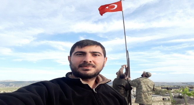 Bayburt’tan gönderilen bayrak Afrin’de dalgalandı