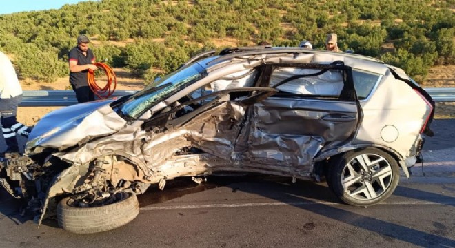Bingöl yolunda trafik kazası: 1 ölü, 2 yaralı