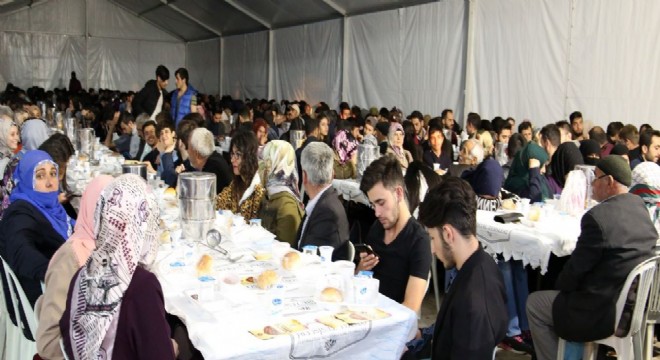 Büyükşehir’den 85 bin kişiye iftar yemeği