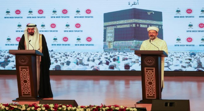 Erbaş:  İslam dünyasına büyük sorumluluklar düşüyor 