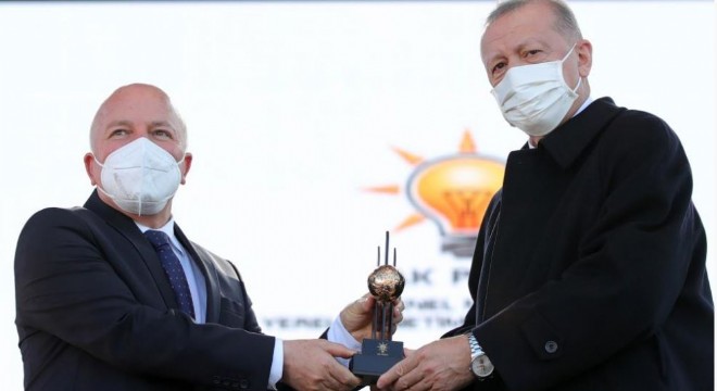 Erdoğan’dan Sekmen’e gençlik yatırımları özel ödülü
