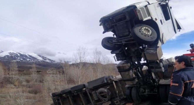 Erzincan Karayolunda trafik kazası: 1 yaralı