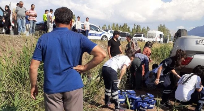 Erzincan yolunda kaza: 4 yaralı
