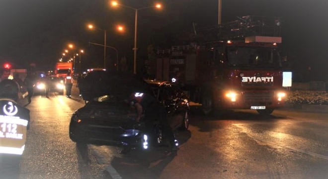 Erzincan yolunda trafik kazası: 2 yaralı