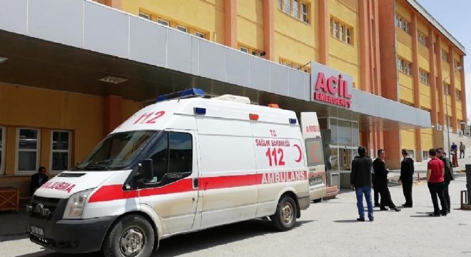 Erzincan yolunda trafik kazası: 3 yaralı