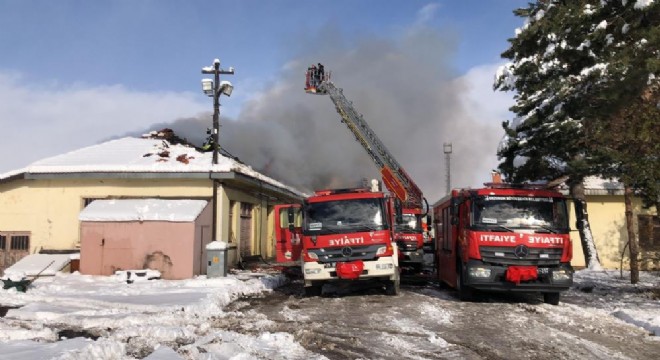 Erzurum TCDD deposunda yangın