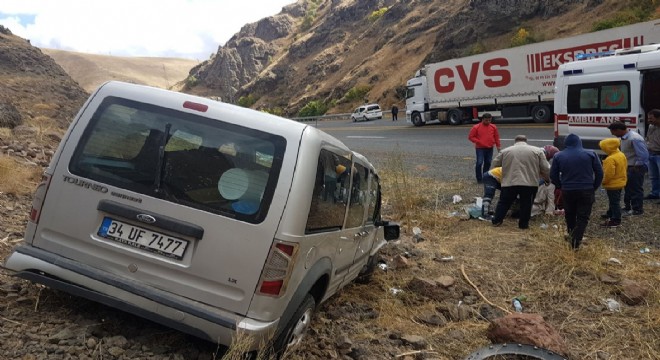 Erzurum a gelirken kaza yaptılar: 2 yaralı