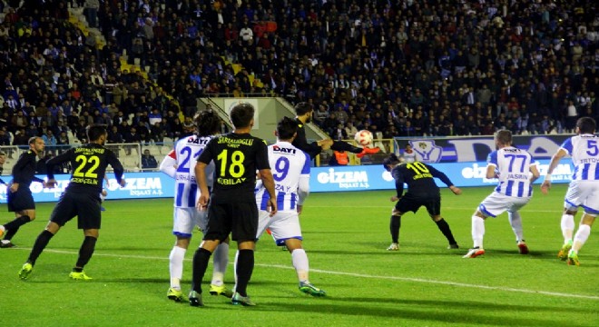 Erzurum’da Adana’daki maçın kopyası yaşandı