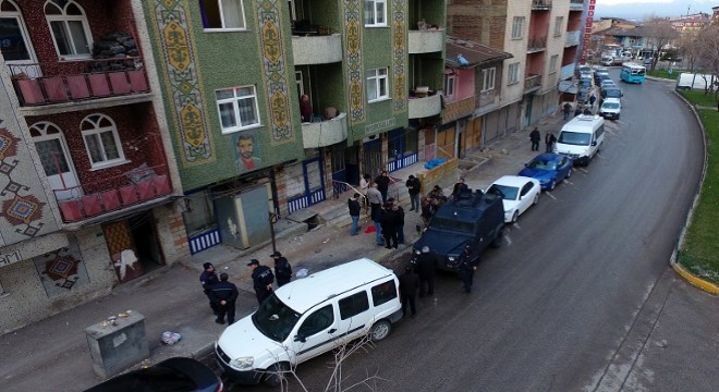 Erzurum’da İnsan tacirlerine şafak baskını