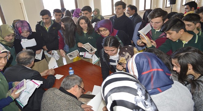 Erzurum’da ‘Öğrenci-Yazar Buluşması’