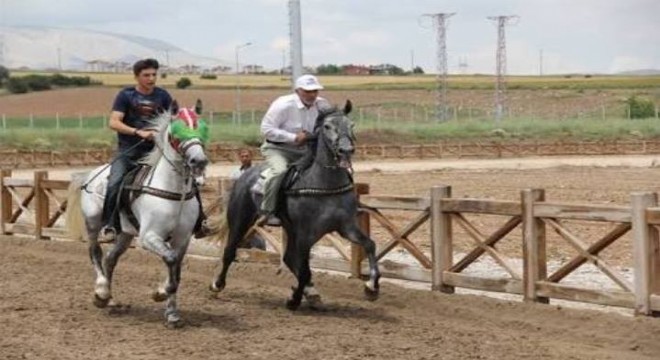 Erzurum’da ilk kez rahvan atlar yarışacak