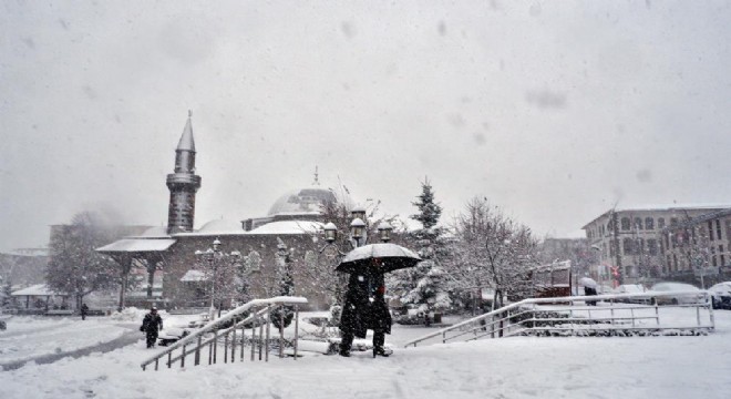Erzurum’da okullara 1 günlük kar tatili
