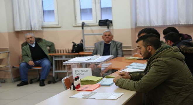 Erzurum’da oy kullanma işlemi başladı