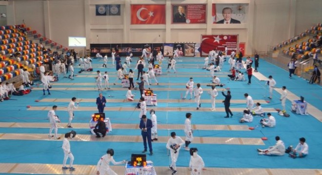Erzurumlu eskrimciler Türkiye şampiyonasında yarıştı