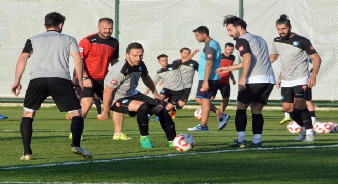 Erzurumspor kadrosunda 26 futbolcu var