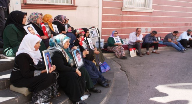 HDP önündeki ailelerin evlat nöbeti 36’ncı gününde