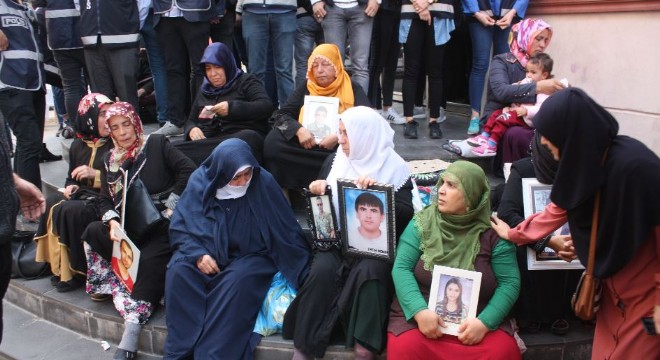 HDP önündeki evlat nöbeti 56’ıncı gününde