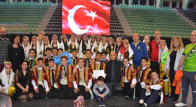 Halk oyunlarında Erzurum Hilalkent damgası